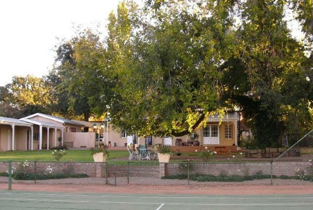 Rose Garden Manor House Apartment Харисмит Екстериор снимка