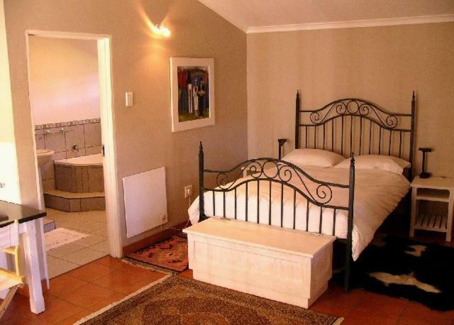 Rose Garden Manor House Apartment Харисмит Екстериор снимка